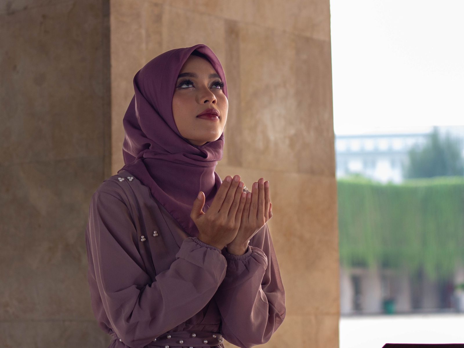 Mukena Rayon Premium: Pilihan Terbaik untuk Ibadah Anda