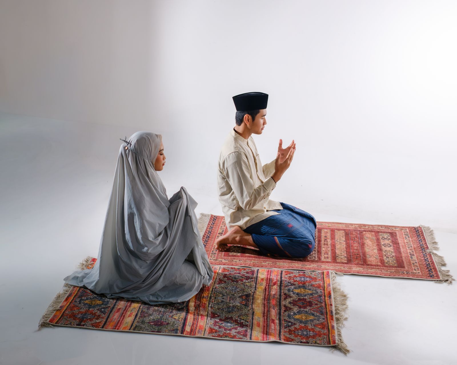 Cara Menyetrika Mukena agar Rapi dan Licin