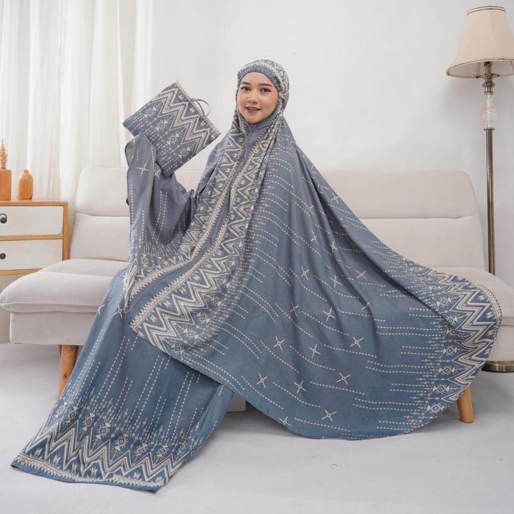 Cara Mengatasi Mukena yang Kusut Saat Traveling